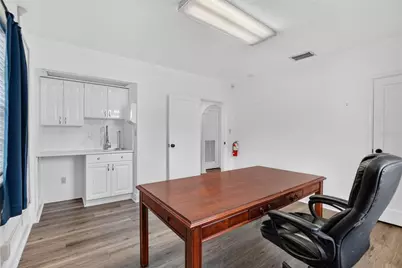 902 N Armenia Avenue, Tampa, FL 33609 - Photo 13