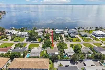 4600 Bayshore Boulevard NE, Saint Petersburg, FL 33703 - Photo 1