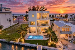 10209 Gulf Blvd, Treasure Island, FL 33706 - Photo 5