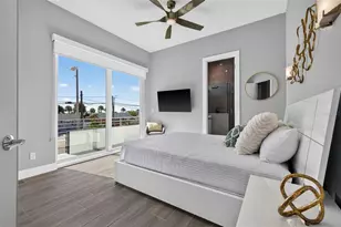 10209 Gulf Blvd, Treasure Island, FL 33706 - Photo 29
