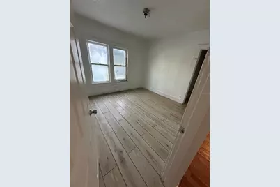 2320 5th Street S, Saint Petersburg, FL 33705 - Photo 5