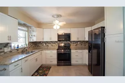 3925 15th Avenue N, Saint Petersburg, FL 33713 - Photo 5