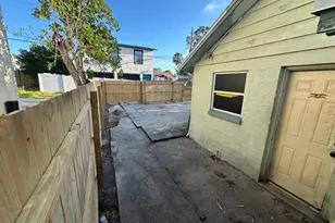 821 Paris Ave S, Saint Petersburg, FL 33701 - Photo 7