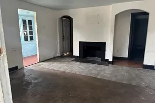 821 Paris Ave S, Saint Petersburg, FL 33701 - Photo 9