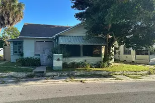 821 Paris Ave S, Saint Petersburg, FL 33701 - Photo 3