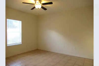 7032 Monarch Park Drive, Apollo Beach, FL 33572 - Photo 3