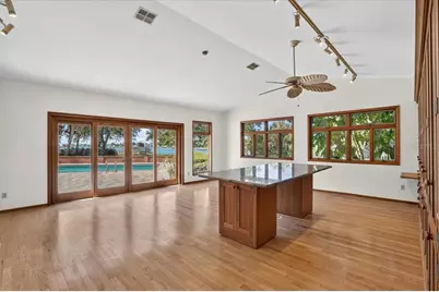 2278 Kings Point Drive, Largo, FL 33774 - Photo 17