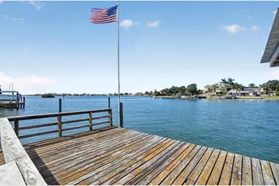 2278 Kings Point Drive, Largo, FL 33774 - Photo 5