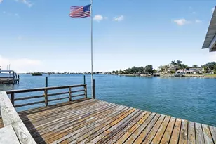 2278 Kings Point Dr, Largo, FL 33774 - Photo 5