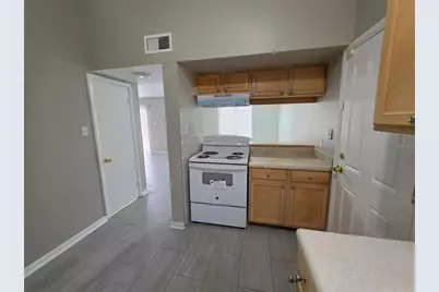 12310 Touchton Drive #48, Tampa, FL 33617 - Photo 3