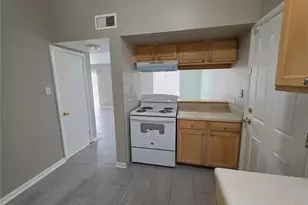 12310 Touchton Dr, Tampa, FL 33617 - Photo 3