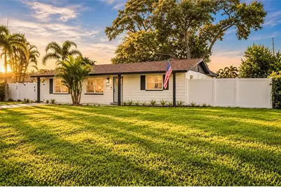 5207 56th Avenue N, Saint Petersburg, FL 33709 - Photo 1