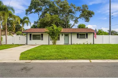 5207 56th Avenue N, Saint Petersburg, FL 33709 - Photo 5