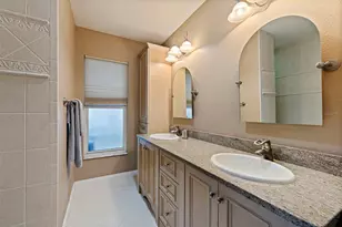 10612 Lake Vista Dr, Seminole, FL 33772 - Photo 15