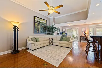 10612 Lake Vista Drive, Seminole, FL 33772 - Photo 9