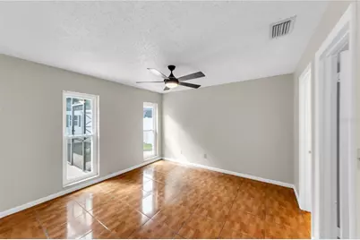 9602 Hidden Oaks Circle, Tampa, FL 33612 - Photo 13