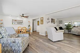 661 Mt Piney Ave NE, Saint Petersburg, FL 33702 - Photo 9
