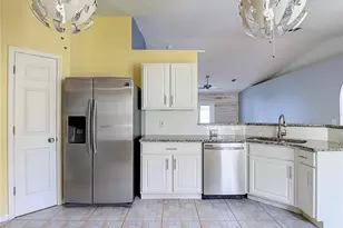 12730 Kings Lake Dr, Gibsonton, FL 33534 - Photo 9