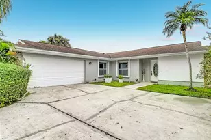 5118 Brynn Mawr Dr, Tampa, FL 33624 - Photo 17