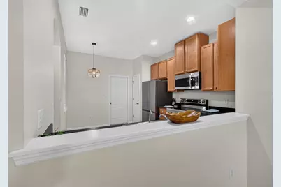 5155 Bay Isle Circle, Clearwater, FL 33760 - Photo 9