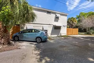 1901 3rd St S, Saint Petersburg, FL 33705 - Photo 13