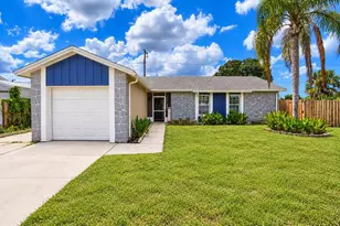 208 Flamingo Dr, Apollo Beach, FL 33572 - Photo 1