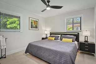 2553 E Paulstan Ct, Sarasota, FL 34237 - Photo 23