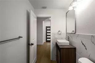 910 E Osborne Ave, Tampa, FL 33603 - Photo 17