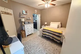 10764 70th Ave, Seminole, FL 33772 - Photo 7