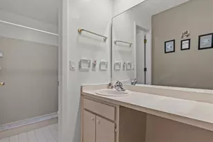 1 Windrush Bay Dr, Tarpon Springs, FL 34689 - Photo 17