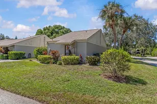 1 Windrush Bay Dr, Tarpon Springs, FL 34689 - Photo 1