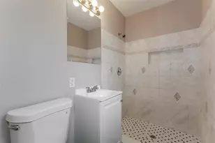 7602 Pine Hill Dr, Tampa, FL 33617 - Photo 11