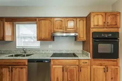 7602 Pine Hill Drive, Tampa, FL 33617 - Photo 9