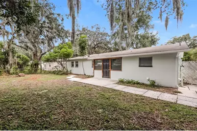 7602 Pine Hill Drive, Tampa, FL 33617 - Photo 15