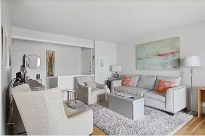 111 Seahorse Drive SE #B, Saint Petersburg, FL 33705 - Photo 7