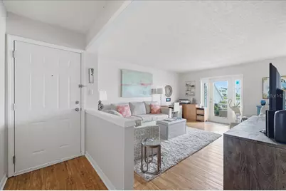 111 Seahorse Drive SE #B, Saint Petersburg, FL 33705 - Photo 3