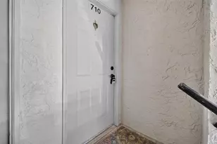 14452 Reuter Strasse Cir, Tampa, FL 33613 - Photo 17