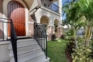 524 Beach Dr NE, Saint Petersburg, FL 33701 - Photo 5