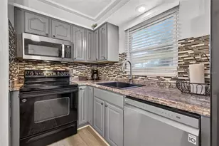 11048 116th St, Seminole, FL 33778 - Photo 11