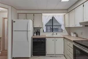 35826 Pradera Dr, Zephyrhills, FL 33541 - Photo 25