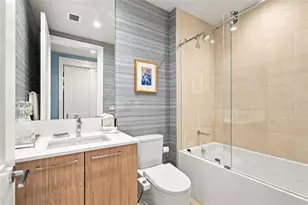 275 1st Ave S, Saint Petersburg, FL 33701 - Photo 17