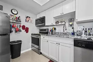 6328 Newtown Cir, Tampa, FL 33615 - Photo 9
