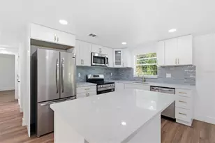 10020 N 10th St, Tampa, FL 33612 - Photo 11