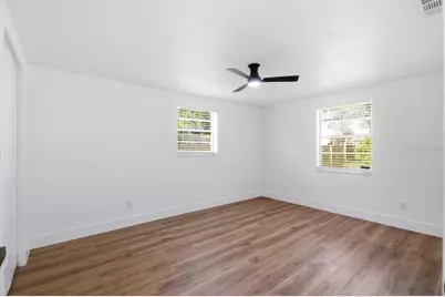 10020 N 10th Street, Tampa, FL 33612 - Photo 15