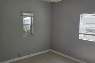 4625 40th St N, Saint Petersburg, FL 33714 - Photo 5