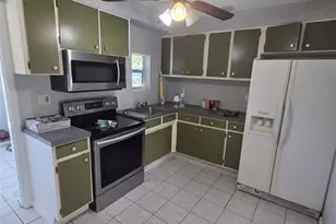 4625 40th St N, Saint Petersburg, FL 33714 - Photo 3