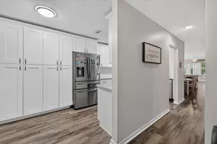 1601 43rd Street N, Saint Petersburg, FL 33713 - Photo 9