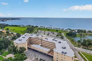 1200 N Shore Dr NE, Saint Petersburg, FL 33701 - Photo 17