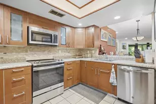 2669 Sabal Springs Cir, Clearwater, FL 33761 - Photo 11