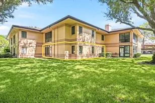 2669 Sabal Springs Cir, Clearwater, FL 33761 - Photo 1